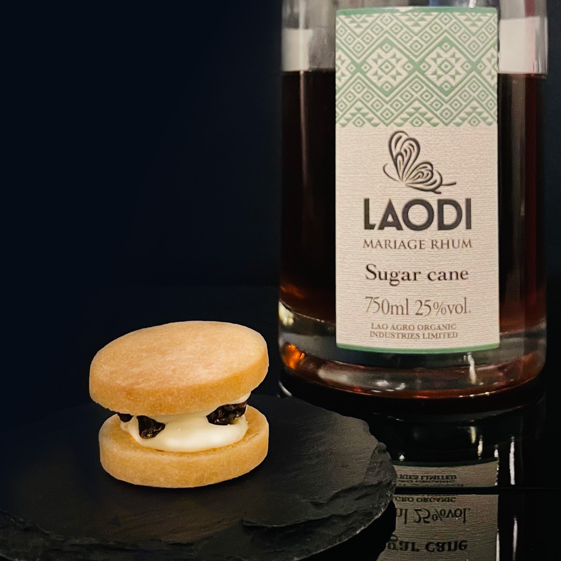 C'est du nananの御米の発酵バターサンド ラムレーズン極。LAODIのクラフトラム酒使用